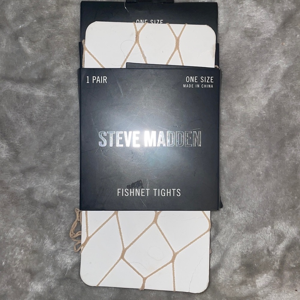 Steve madden fishnet tights